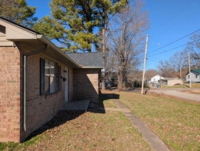 120 Willow Ln in Martin, TN - Foto de edificio - Building Photo