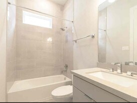 5823 Fairdale Ln in Houston, TX - Building Photo