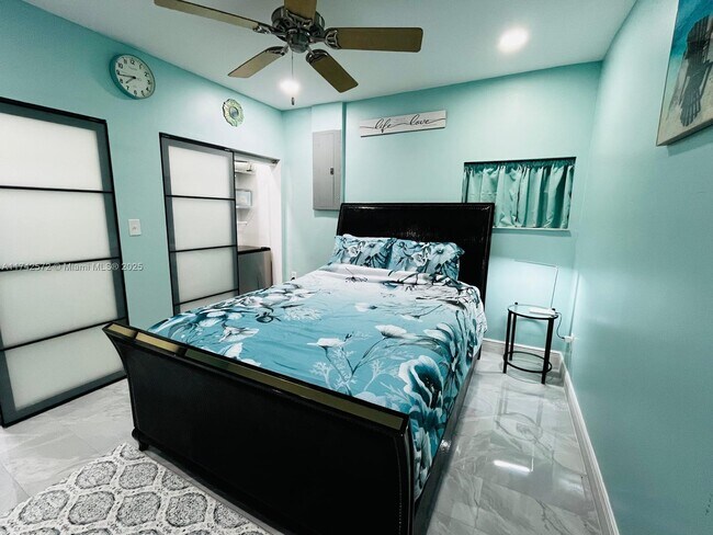 11131 SW 143rd Ct-Unit -STUDIO in Miami, FL - Building Photo - Building Photo