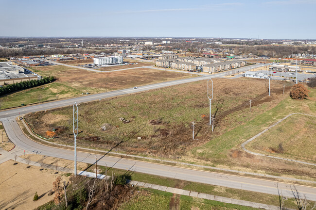 Pinnacle Springs Retirement Resort in Rogers, AR - Building Photo - Building Photo