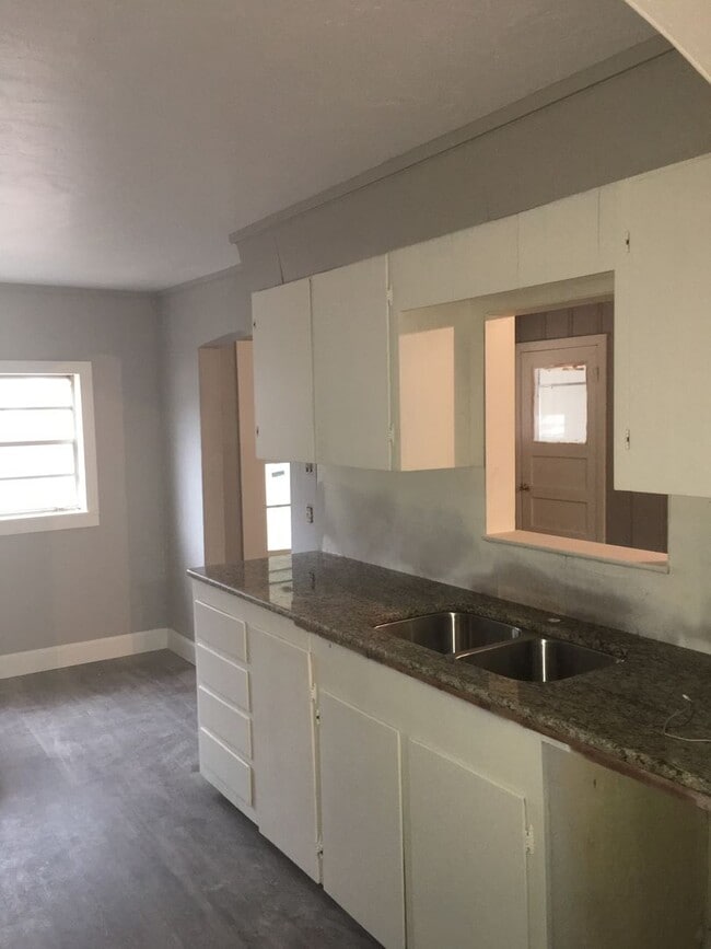 property at 815 Carlisle Dr