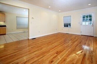 27 Sullivan Ave in Newton, MA - Building Photo - Building Photo