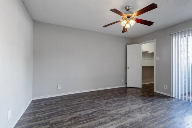 7610 Cameron Rd, Unit 1052 in Austin, TX - Building Photo - Building Photo