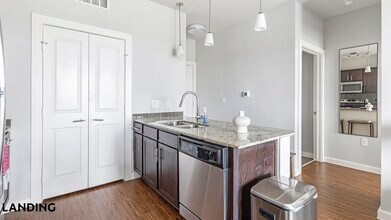 4300 Cromwell Dr, Unit 7302 in Kyle, TX - Building Photo - Building Photo