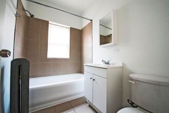 1448 W 83rd Chicago, IL 60620 in Chicago, IL - Foto de edificio - Building Photo