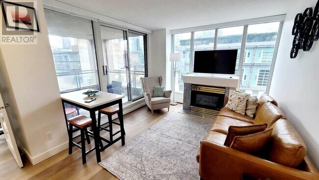 183-1183 Keefer Pl