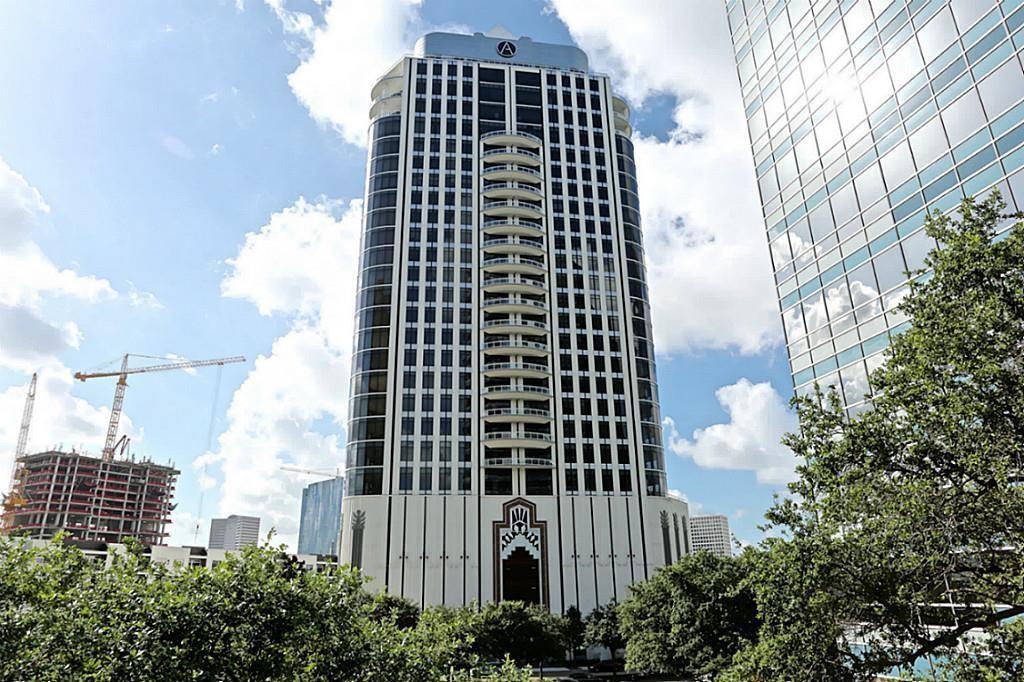 1409 Post Oak Blvd in Houston, TX - Foto de edificio