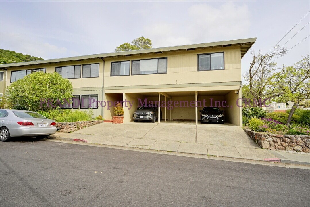 6 Bryn Mawr in San Anselmo, CA - Building Photo