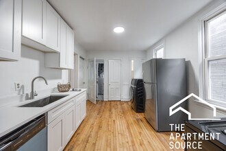 1626 N Fairfield Ave, Unit 2 in Chicago, IL - Building Photo - Building Photo