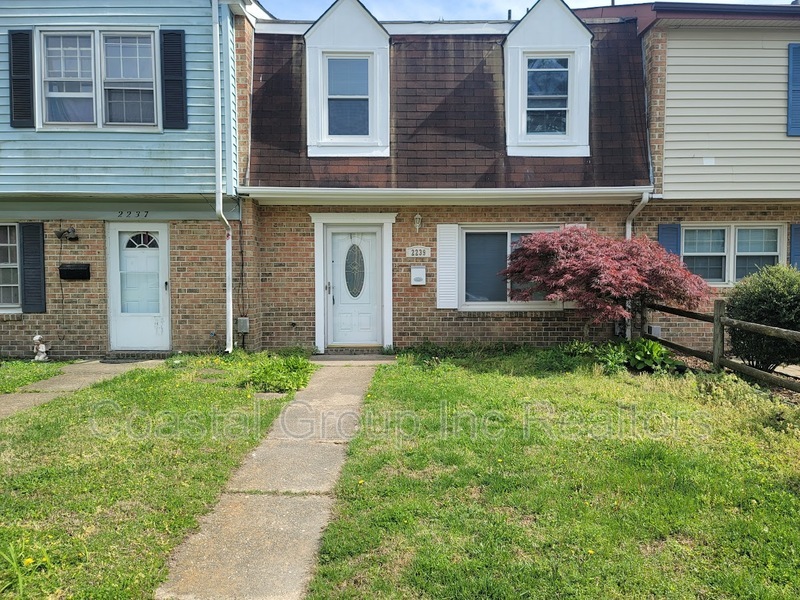 2239 Windom Pl in Virginia Beach, VA - Foto de edificio