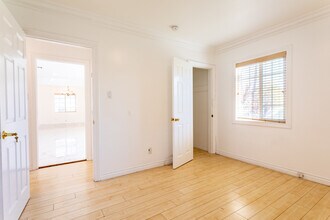 12737 Hatteras Street in North Hollywood, CA - Building Photo - Building Photo