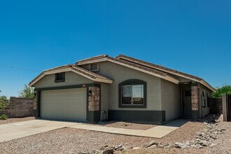 232 N Merrill Rd in Mesa, AZ - Building Photo - Building Photo