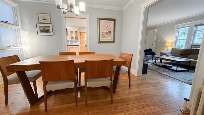 27 Noble St in Newton, MA - Building Photo - Building Photo