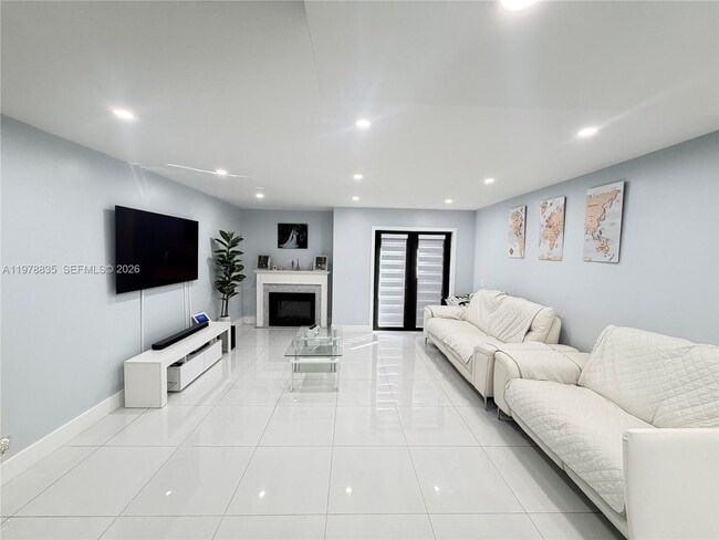 844 W 41st St in Hialeah, FL - Building Photo - Building Photo