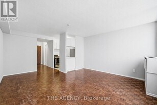 2360 Dundas St W in Toronto, ON - Building Photo