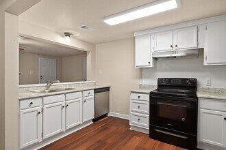 4118 Scenic Dr in Dickinson, TX - Building Photo - Building Photo