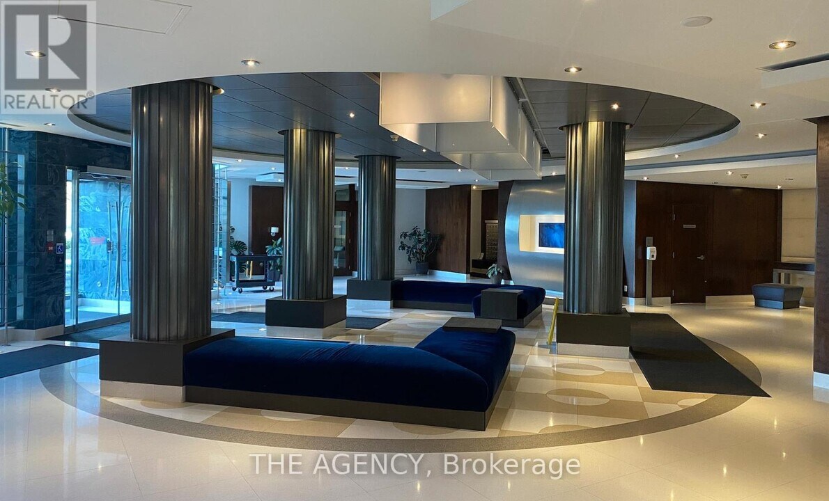 410 Queens Quay W in Toronto, ON - Building Photo