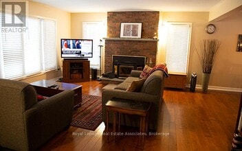 74 Moreau Pkwy in Penetanguishene, ON - Building Photo - Building Photo