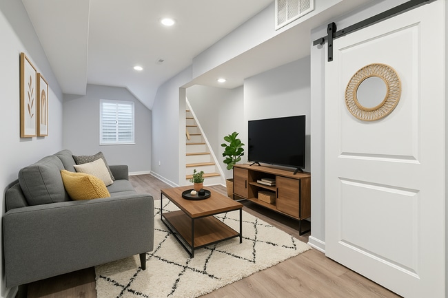 property at 2548 Arcadia St