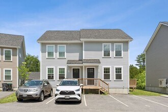 6 Thomas Dr in Kennebunk, ME - Building Photo - Building Photo