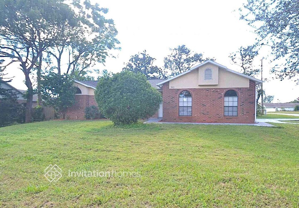 963 Trumbull St in Deltona, FL - Building Photo