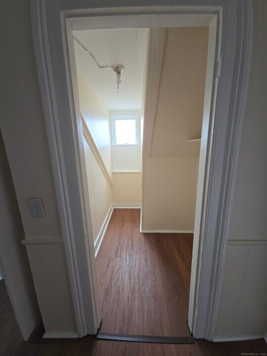 28 Wilson St in Waterbury, CT - Building Photo