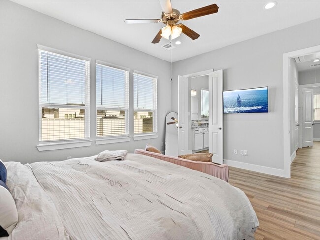 9009 Lonestar River Ln