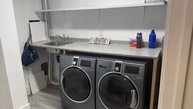 3089 Starlight Way in Coquitlam, BC - Building Photo - Building Photo