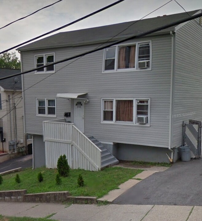21-23 Oxford St, Unit 2nd Floor in Paterson, NJ - Building Photo
