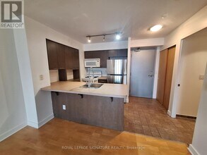 255 Richmond St E in Toronto, ON - Building Photo - Building Photo