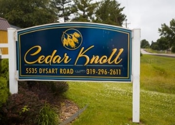 Cedar Knoll in Waterloo, IA - Foto de edificio