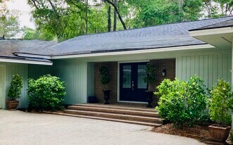 2 Abbott Ln in Savannah, GA - Building Photo