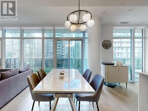 330 Richmond St W in Toronto, ON - Building Photo - Building Photo