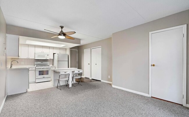 property at 121 Wellington Ct