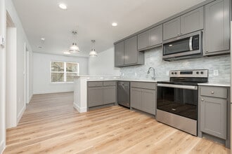 Oak & Fry in Denton, TX - Building Photo - Building Photo