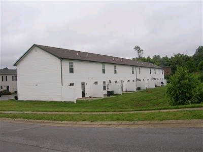 917 Altamont Ct in Versailles, KY - Foto de edificio - Building Photo