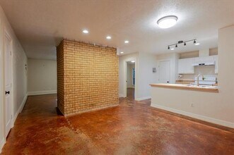 5615 Espanola Dr in Arlington, TX - Building Photo - Building Photo