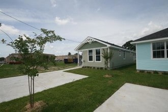 1720 Huey P Long Ave in Gretna, LA - Building Photo - Building Photo