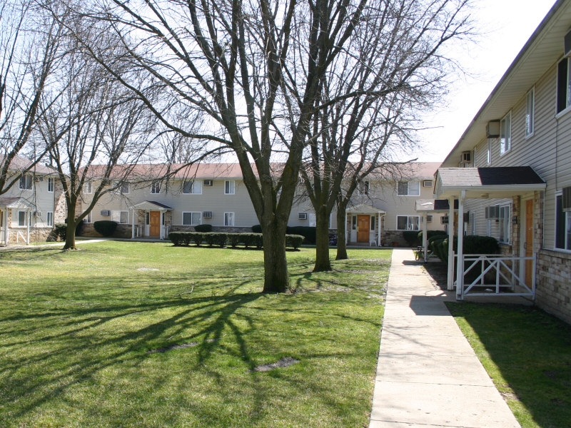 Meadow Park in Grove City, OH - Foto de edificio