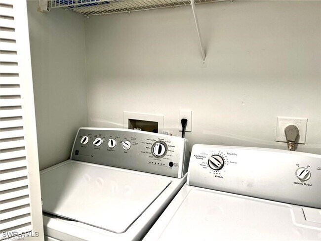 10738 William Ct in Naples, FL - Foto de edificio - Building Photo