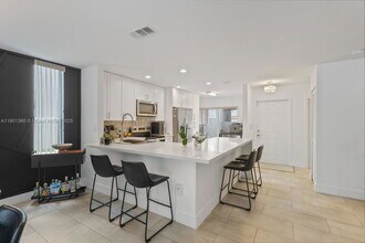 11389 NW 87th Ave in Doral, FL - Building Photo - Building Photo