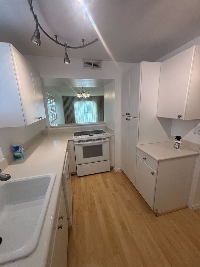 1150 Collins Ave in Miami Beach, FL - Building Photo - Building Photo