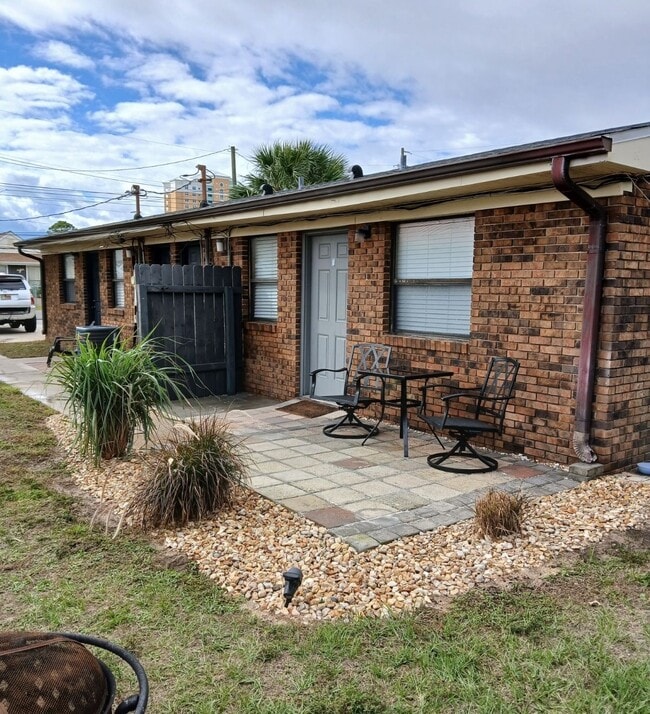 7324 Sunset Ave, Unit B