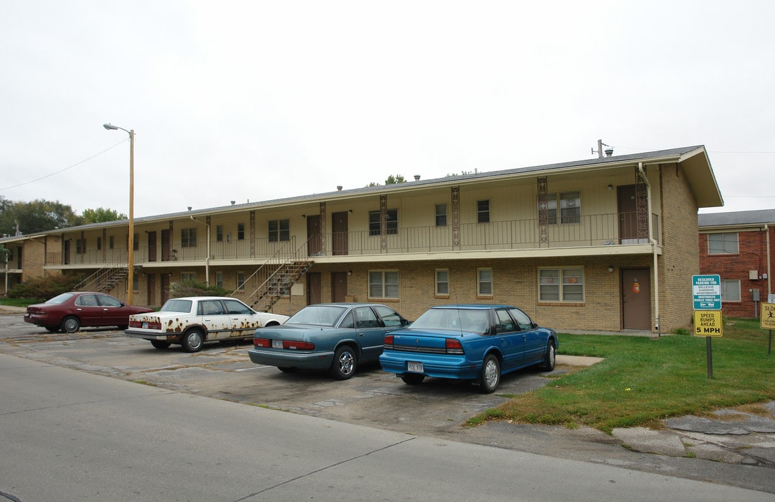 Bellevue Gardens Apartments in Bellevue, NE - Building Photo