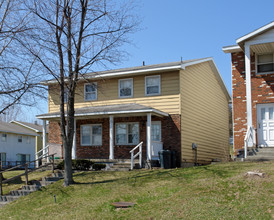 2 Limerick Dr in Albany, NY - Building Photo - Building Photo