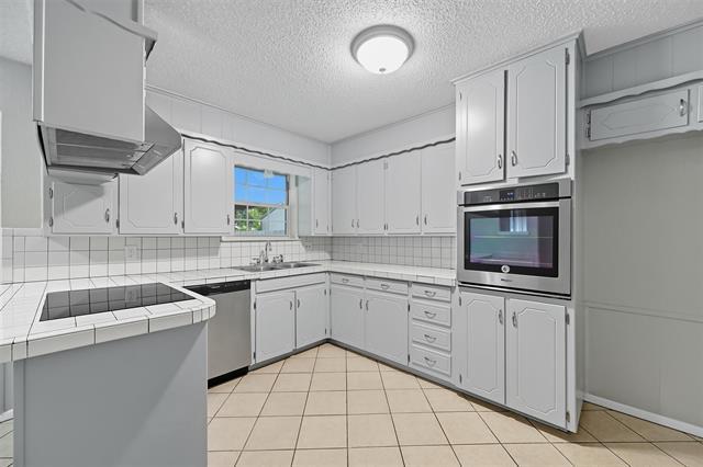 7604 Mary Dr in North Richland Hills, TX - Building Photo - Building Photo