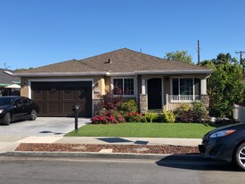 218 Bradford Dr in Sunnyvale, CA - Building Photo