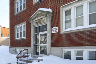 Parkview Apartments in Rochester, NY - Building Photo - Building Photo