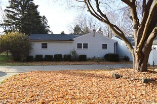 8344 Ellis Rd in Clarkston, MI - Building Photo