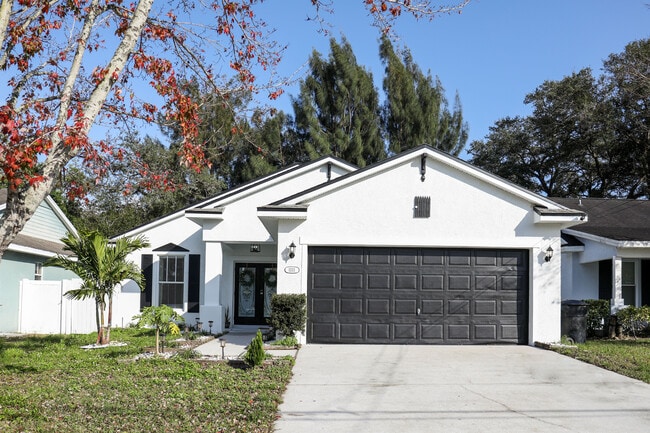 1333 S Madison Ave in Clearwater, FL - Foto de edificio - Building Photo